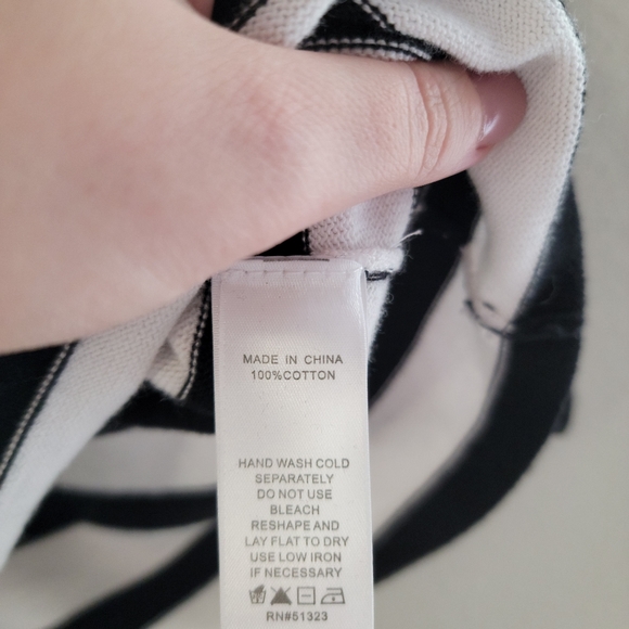 CeCe Sweater Size XS, Fits Small - Picture 5 of 6